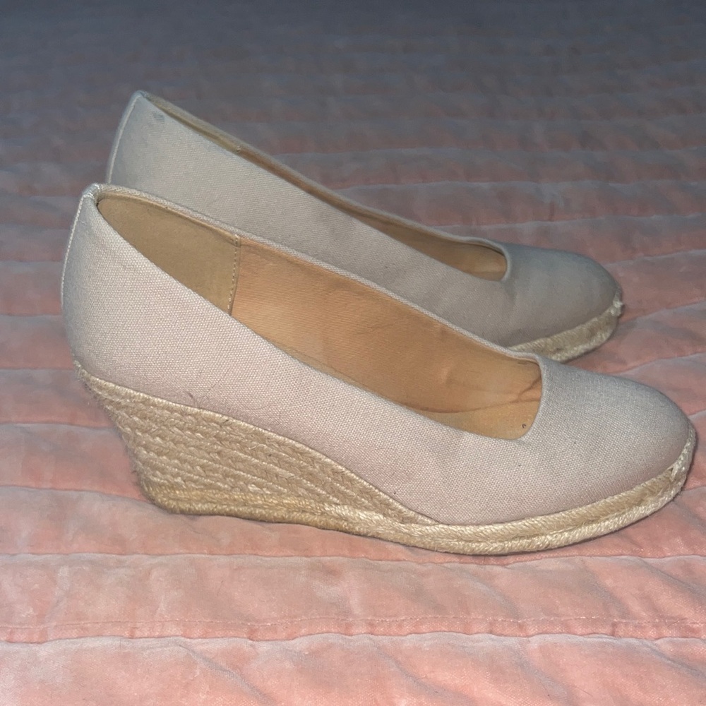Elegant Cream Wedge Espadrilles
